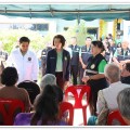 มอบถุงยังชีพช่วยเหลือประชาชนผู้ประสบภัยน้ำท่วมในพื้นที่ตำบลแม่วะ ... Image 1